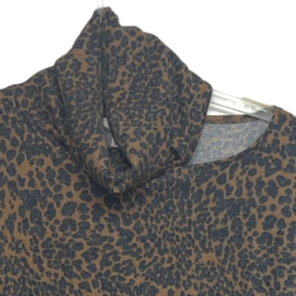 Terra Sky one shoulder cut out pull over high neck soft velvety leopard shirt 0x - Picture 2 of 4